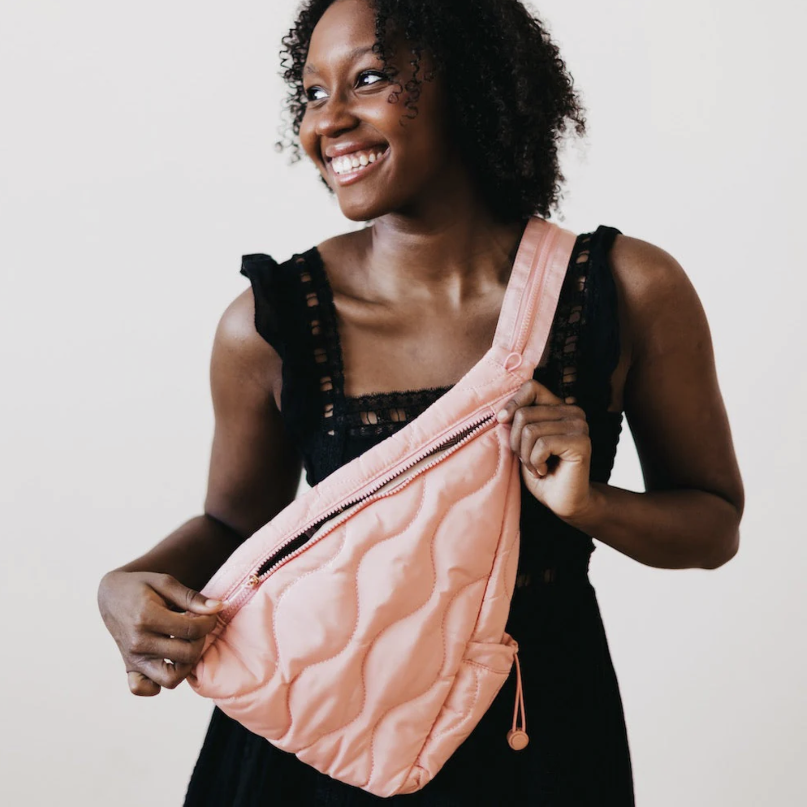 Striding Through Philly Puffer Bag - Bubblegum Pink