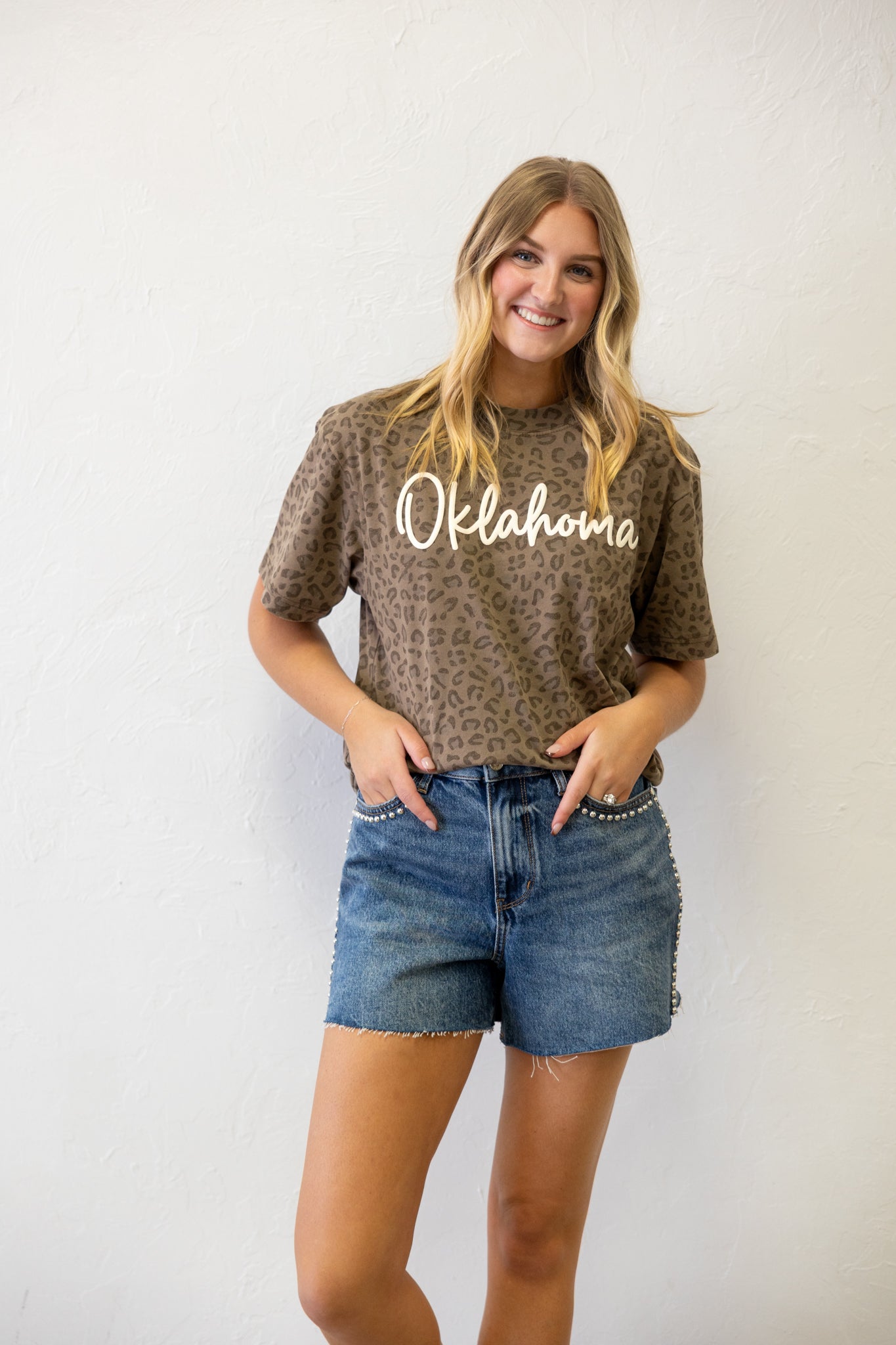 Reba HW Cut Off Shorts With Dome Studs