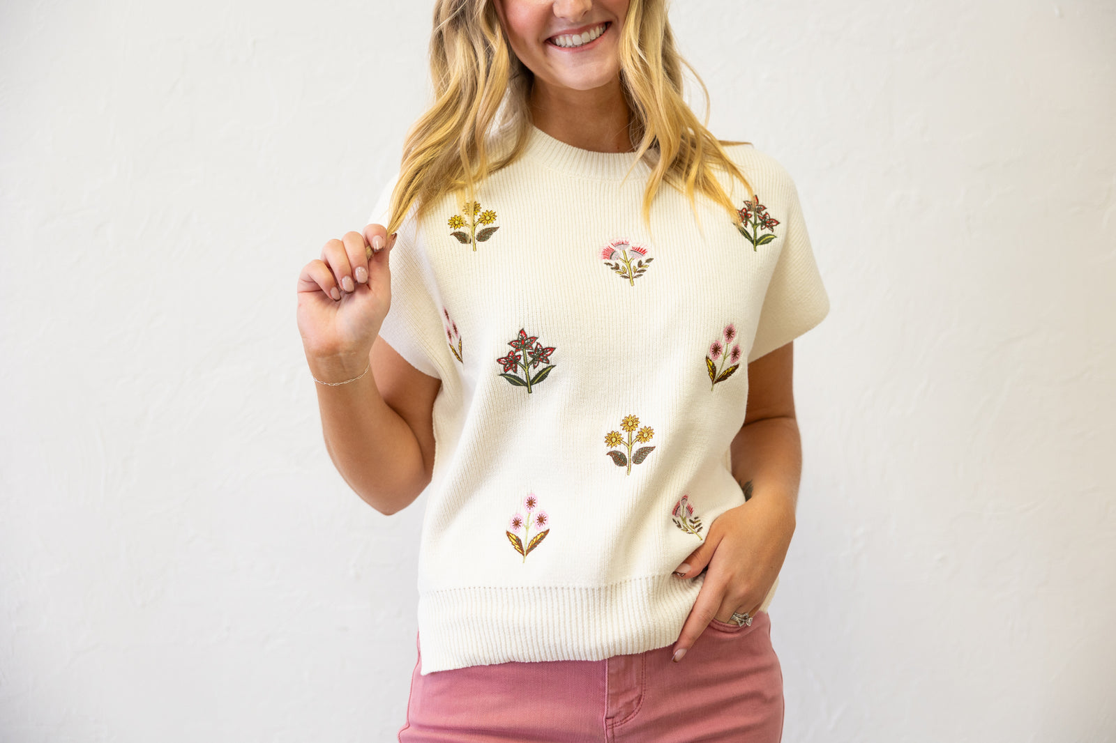 Sleeveless Drop Shoulder Embroidered Sweater Cream