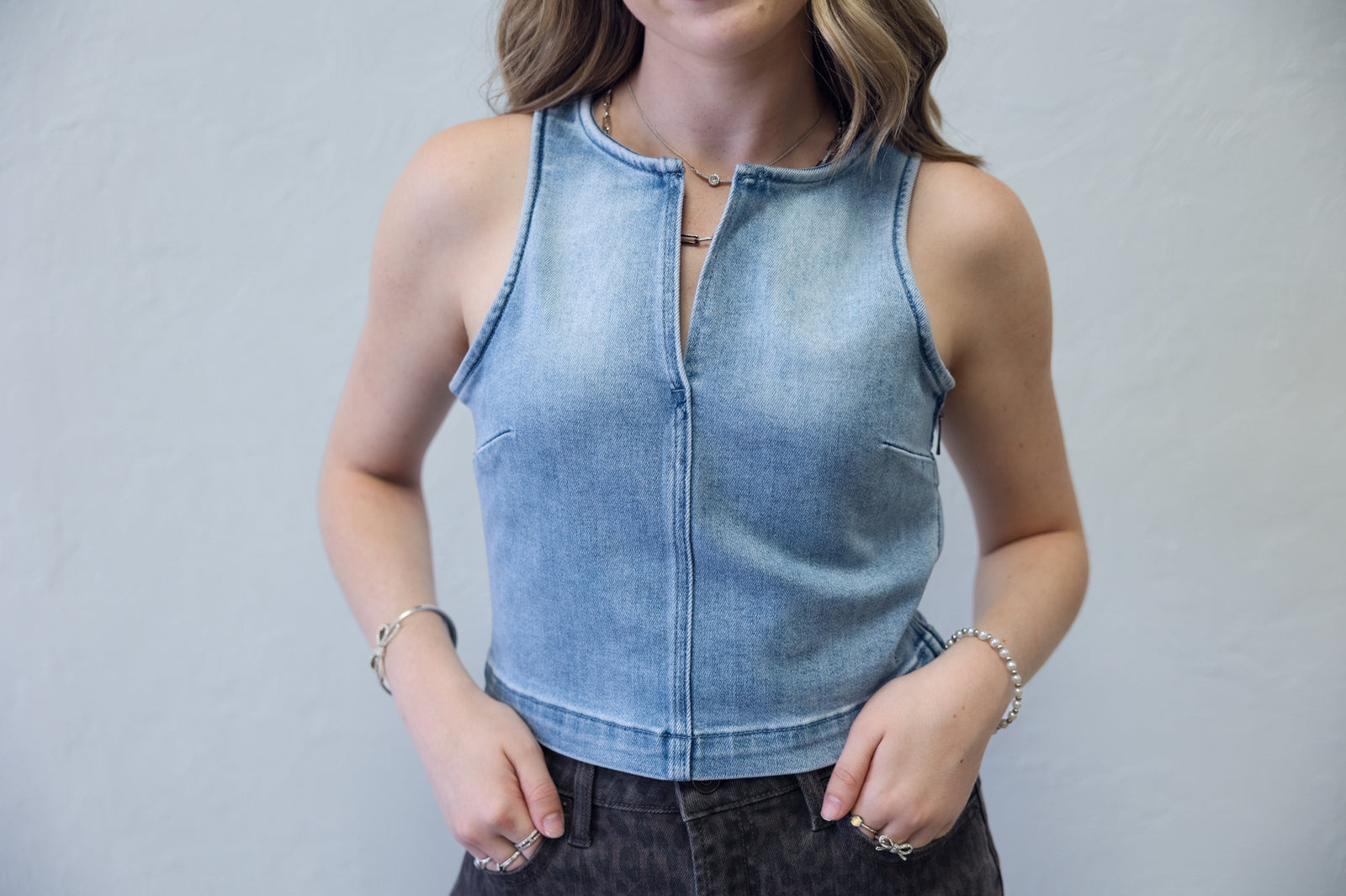 Cropped Fitted Vest Light Blue