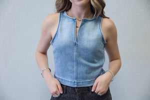 Cropped Fitted Vest Light Blue