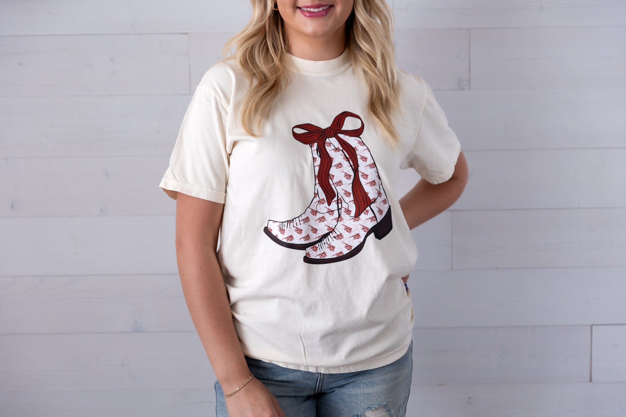 Oklahoma Crimson Boots Graphic Tee Ivory