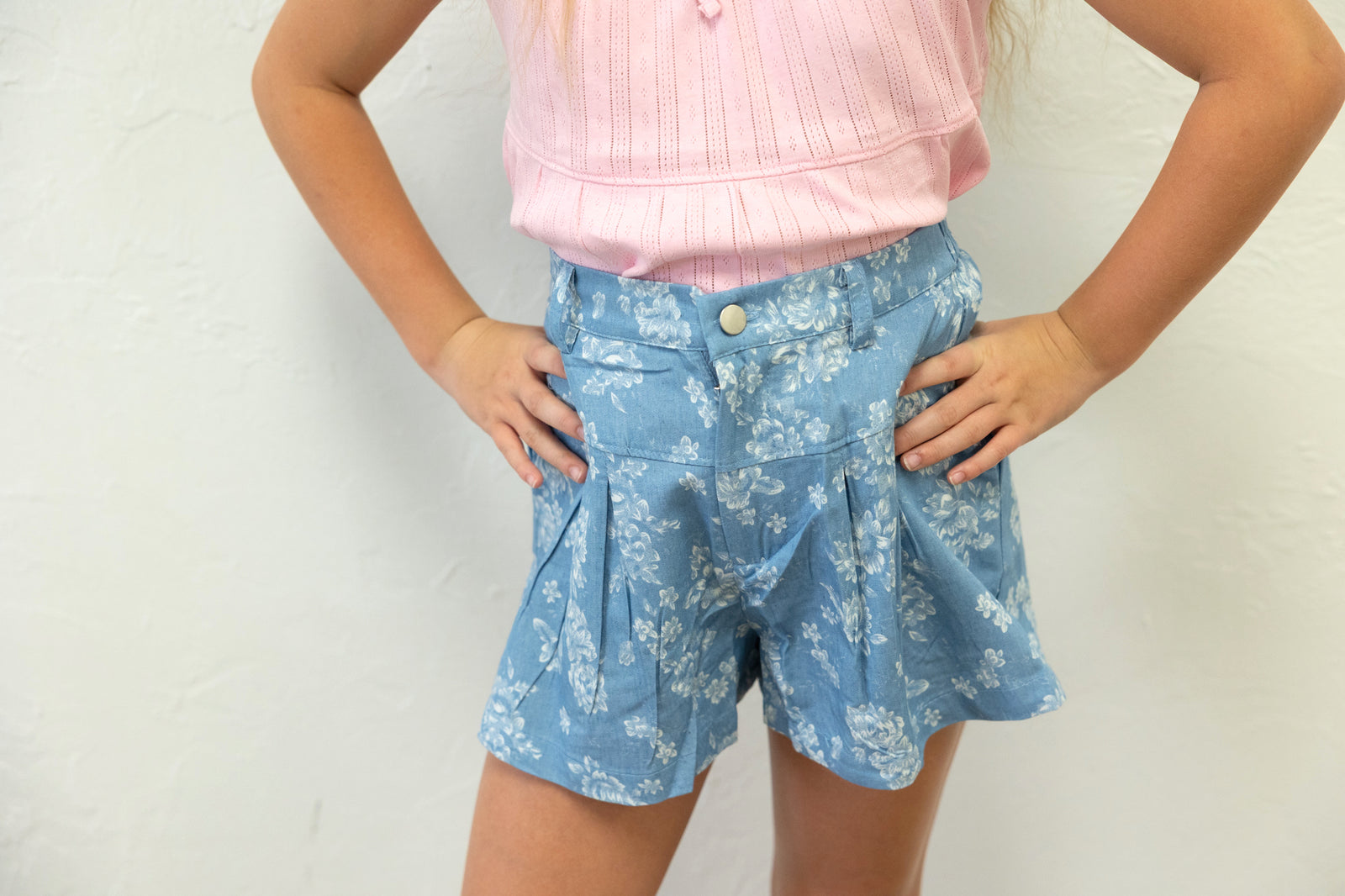 Girls Romantic Floral Pleated Chambray Shorts