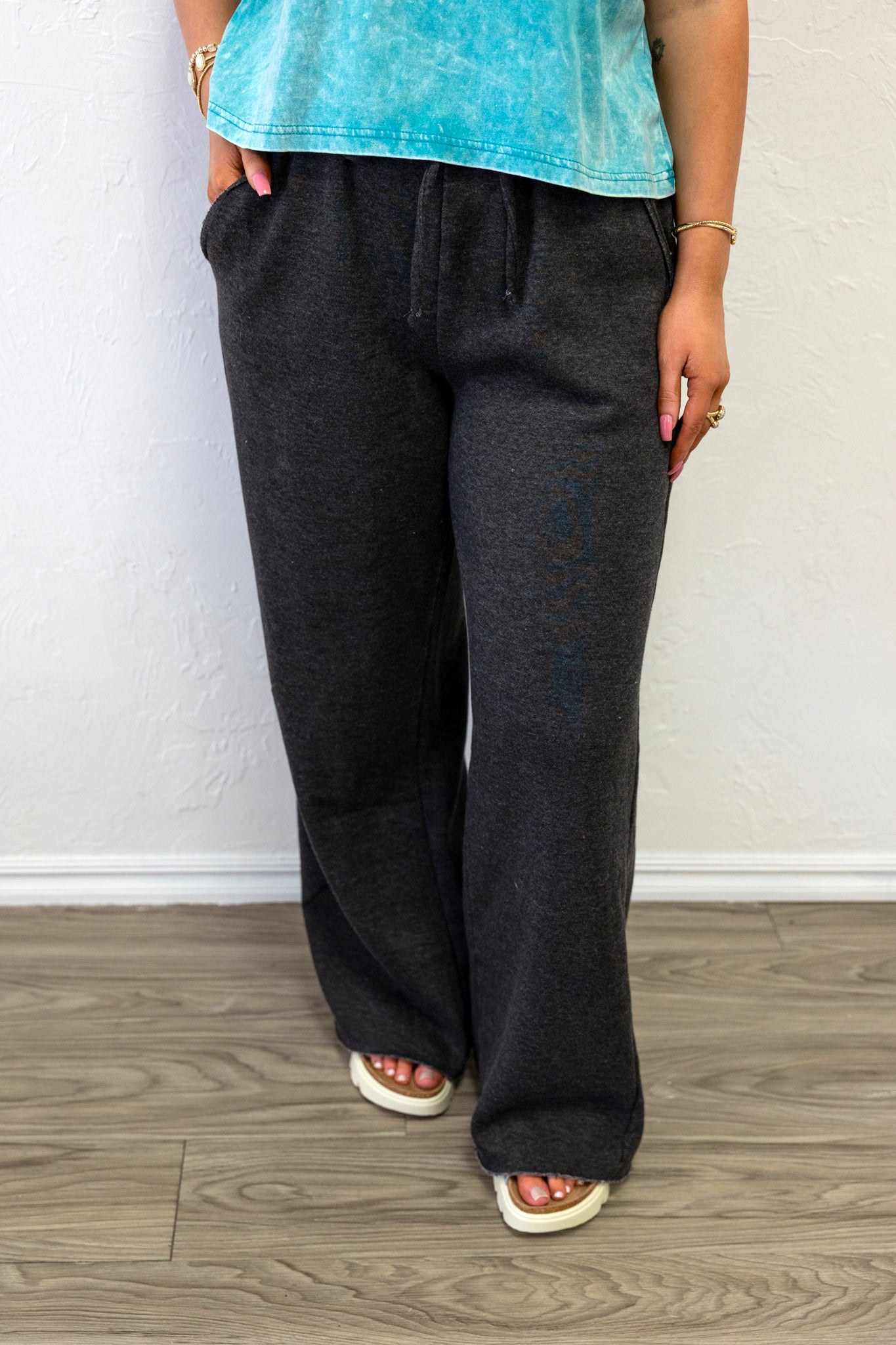 Acid Wash Fleece Palazzo Sweatpants With Pockets Black