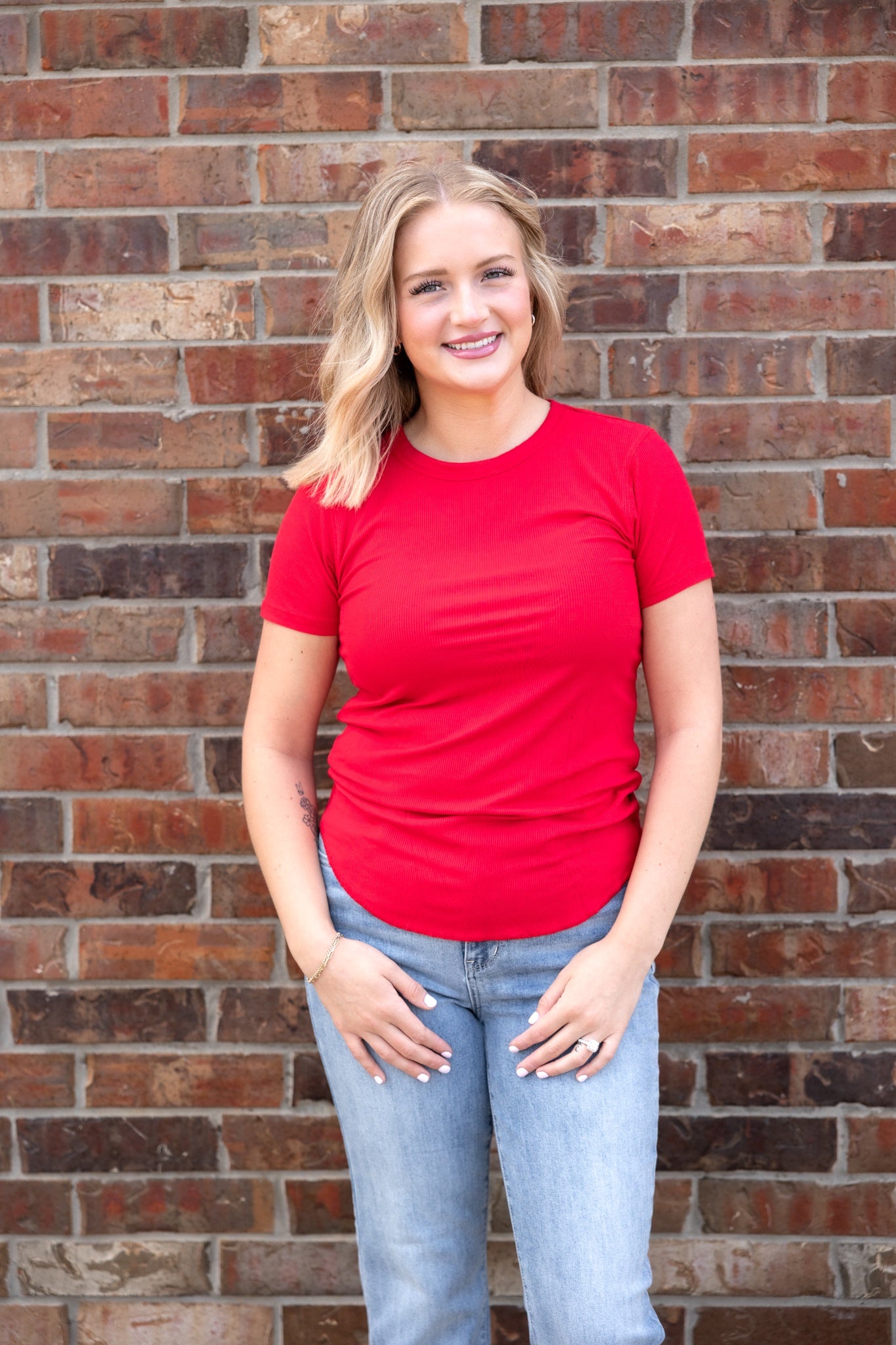 Ribbed Curved Round Neck Tee Ruby
