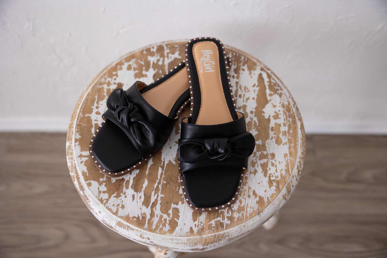 Clam Bake Black Slide