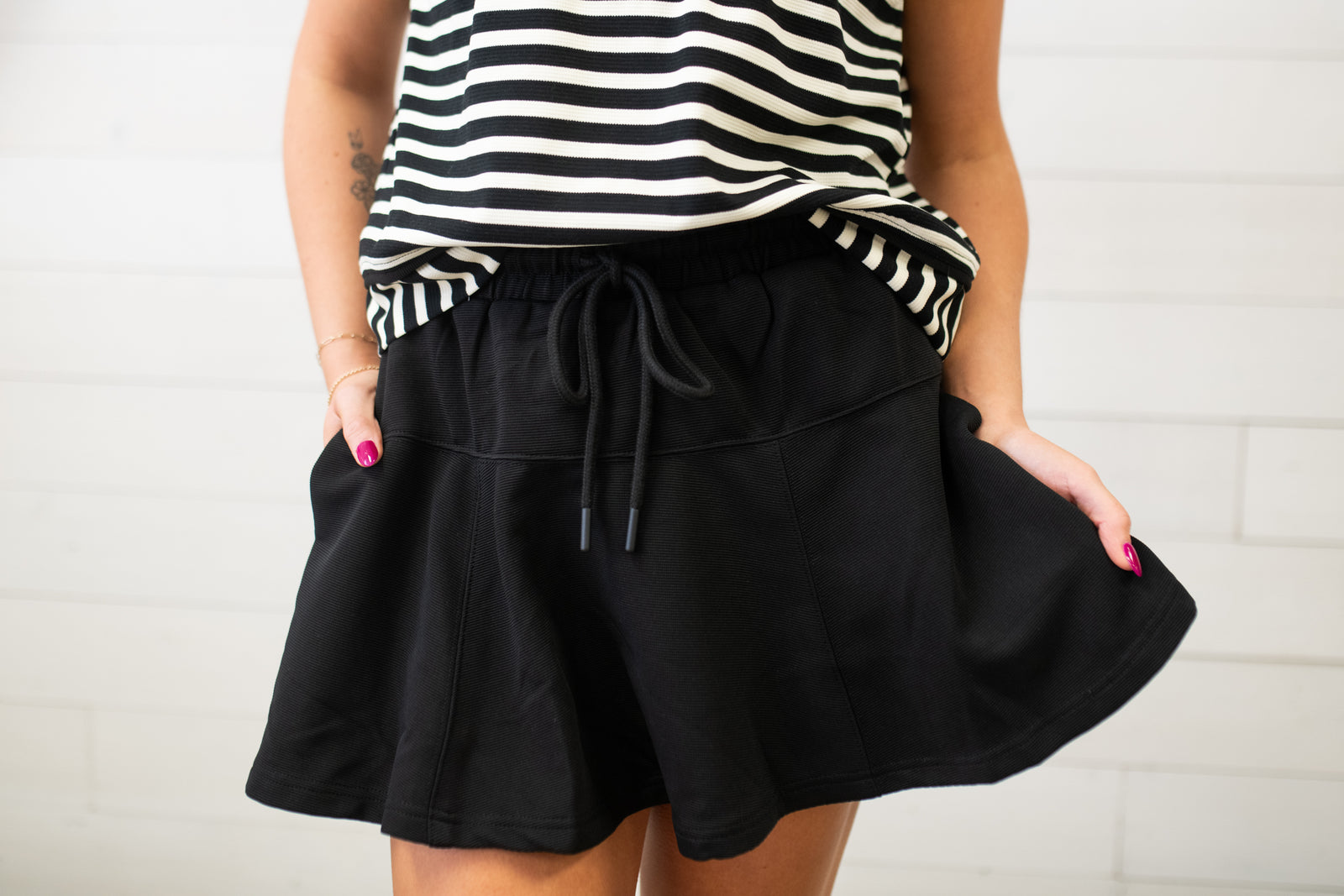 Entro Flowy Skort Bottoms-Black
