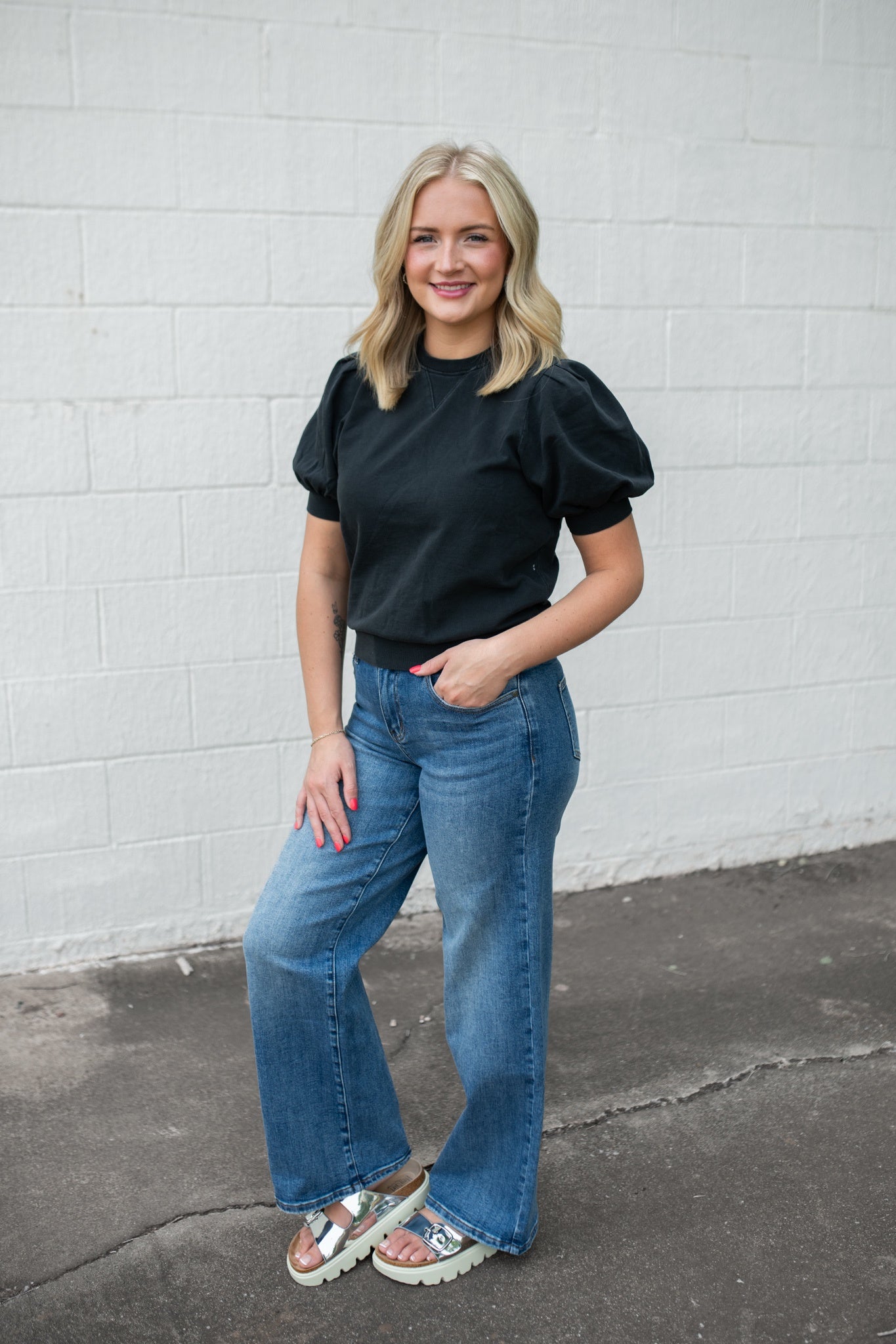 Puff Sleeve V-Stitch Crew Neck Top Black
