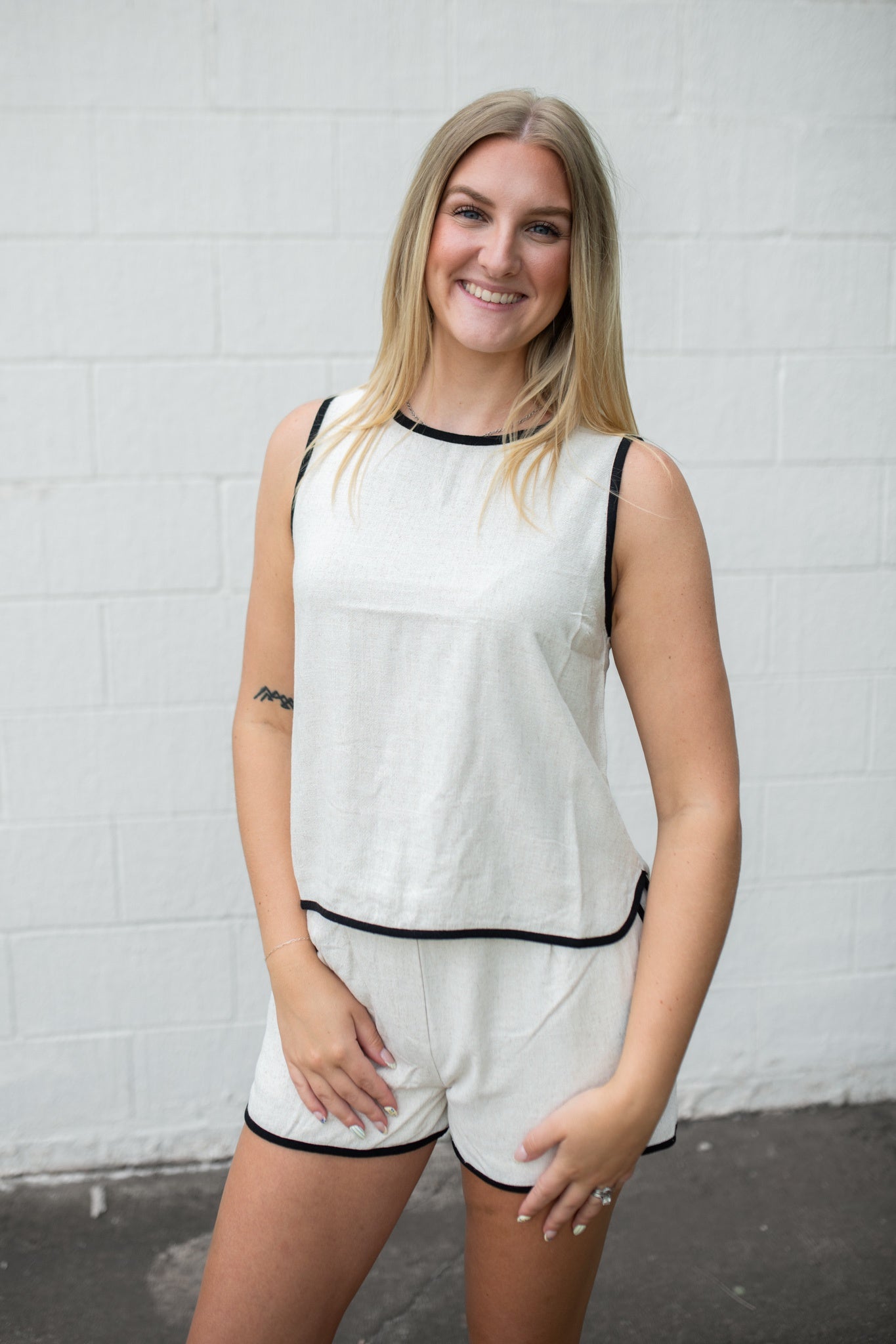 Contrast Trim Sleeveless Linen Top Natural