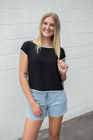 Contrast Trim SS Back Button Linen Top Black