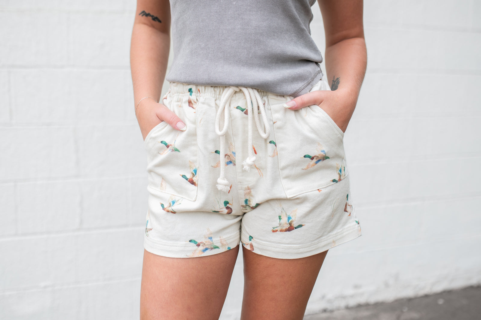 Mallard Duck Drawstring Relaxed Fit Shorts Ivory