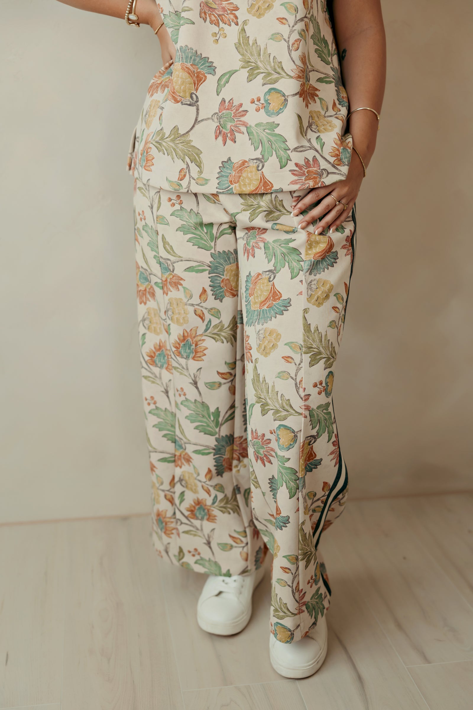 Color Ribbed Band Accent Floral Pants