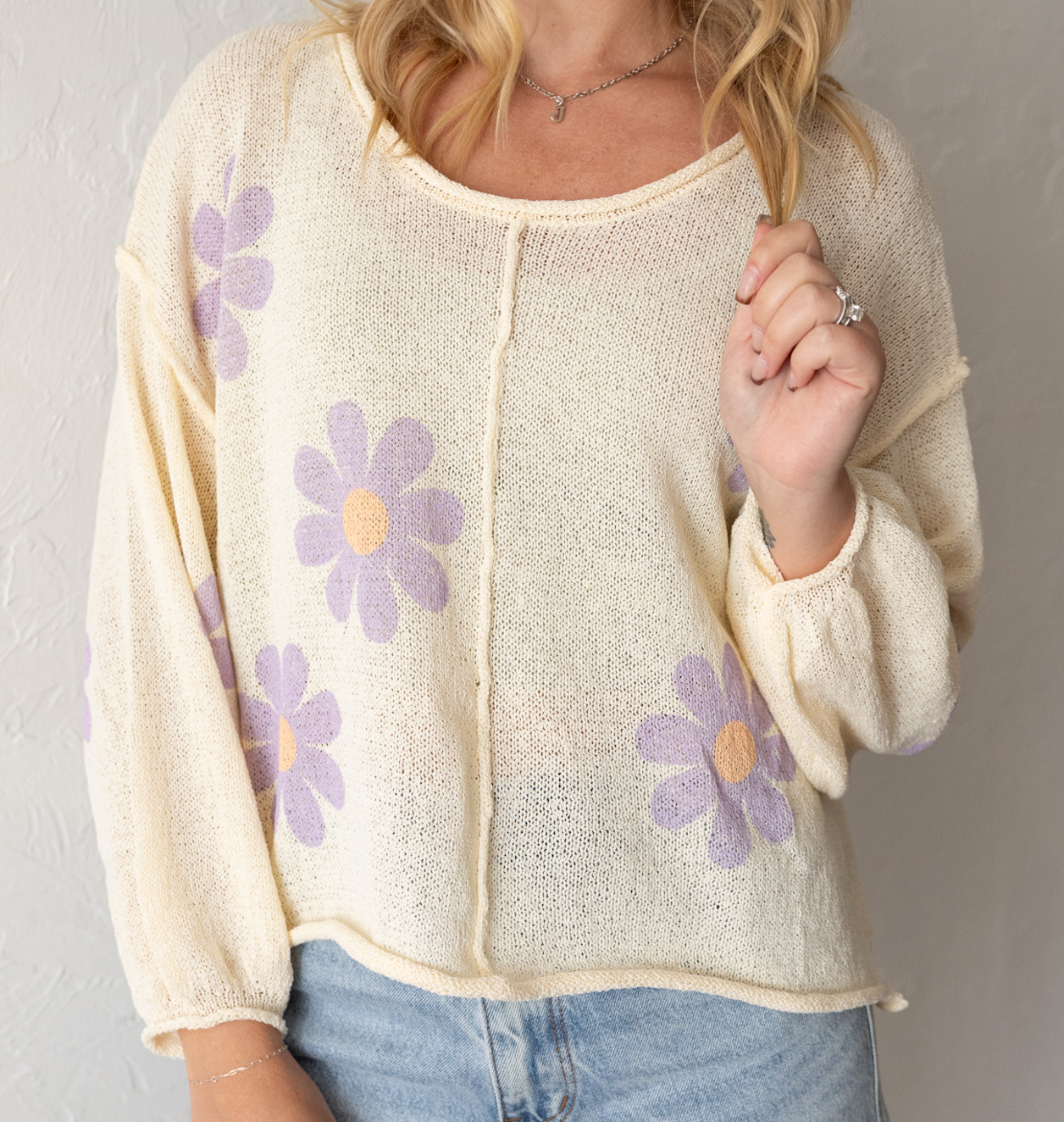 Thin Cream Sweater Rolling Edge Purple Flowers POL