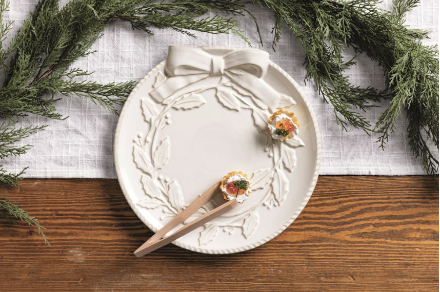 White Wreath Platter Set
