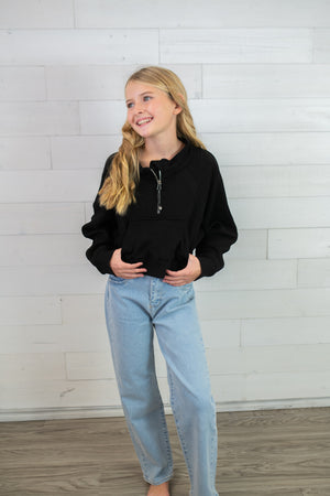 Azarhia 1/4 Zip Cropped Sweatshirt-Black