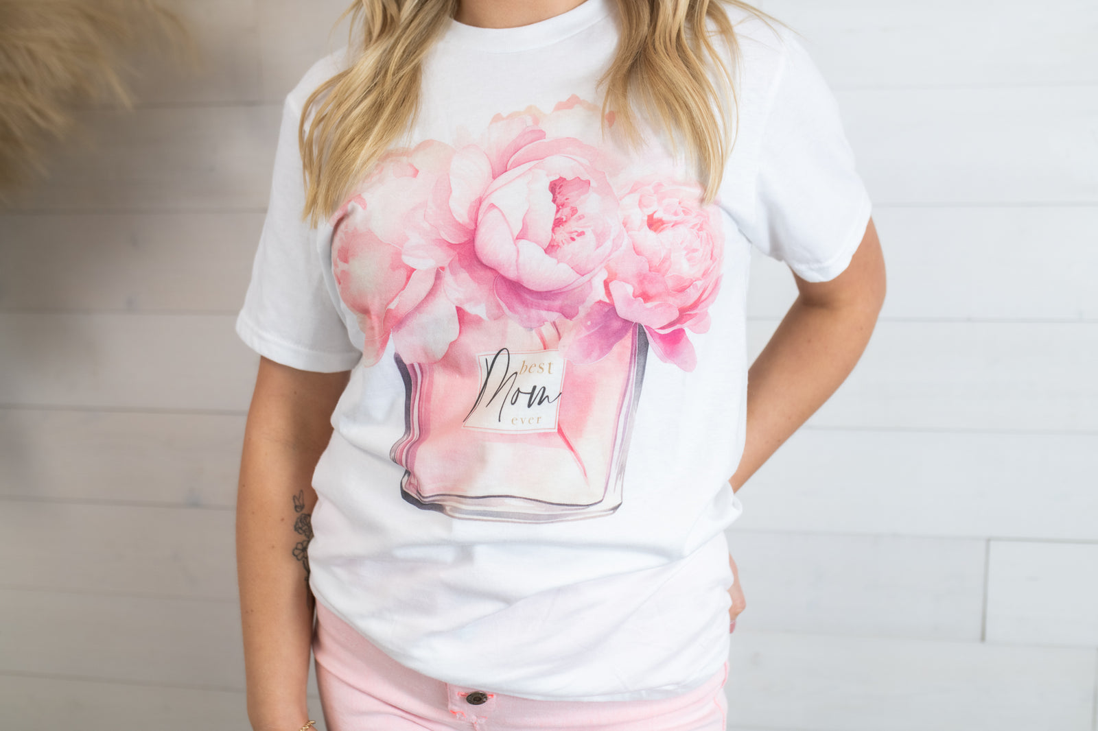 Best Mom Ever Graphic Tee-White