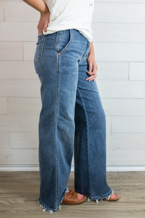 Becca HW Retro Wide Fit Jeans