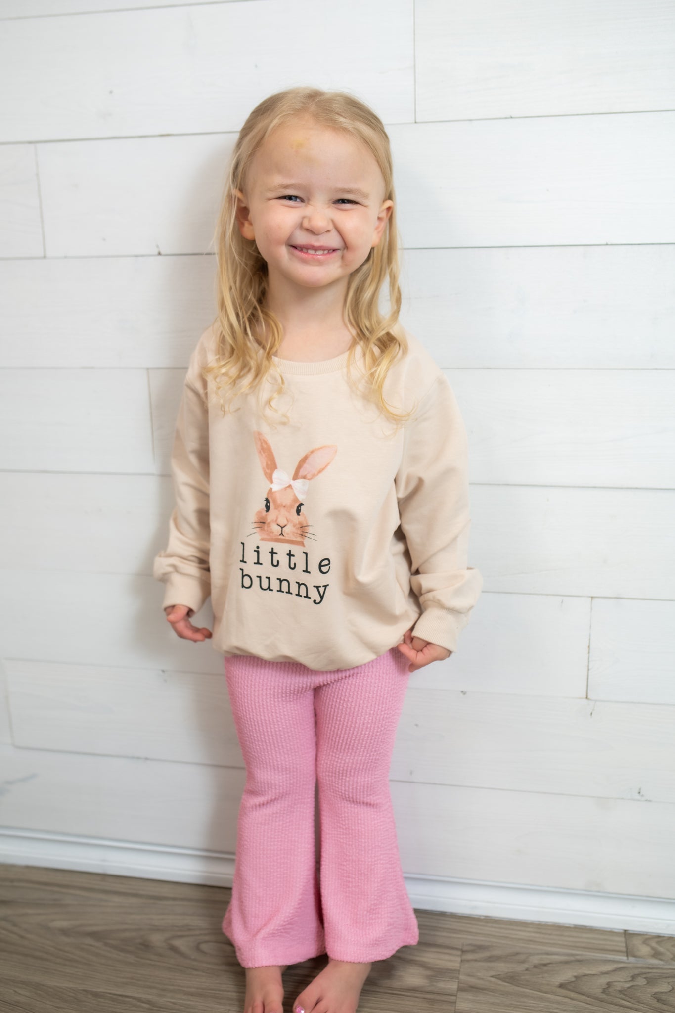 Little Girl Bunny Crewneck-Cream