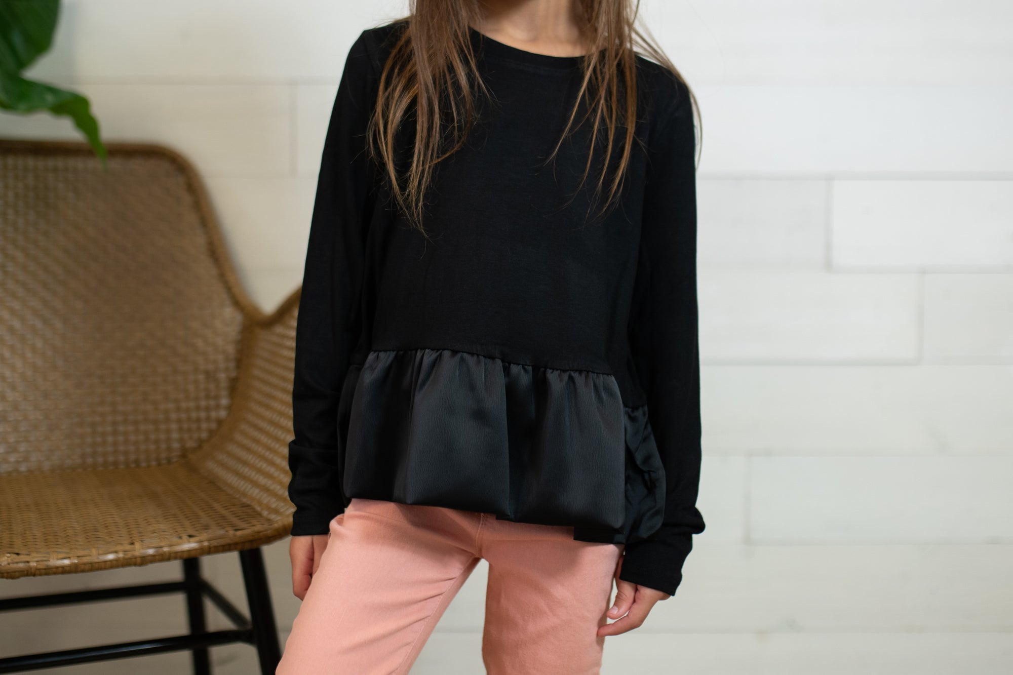 Girls LS Ruffle Shirt-Black