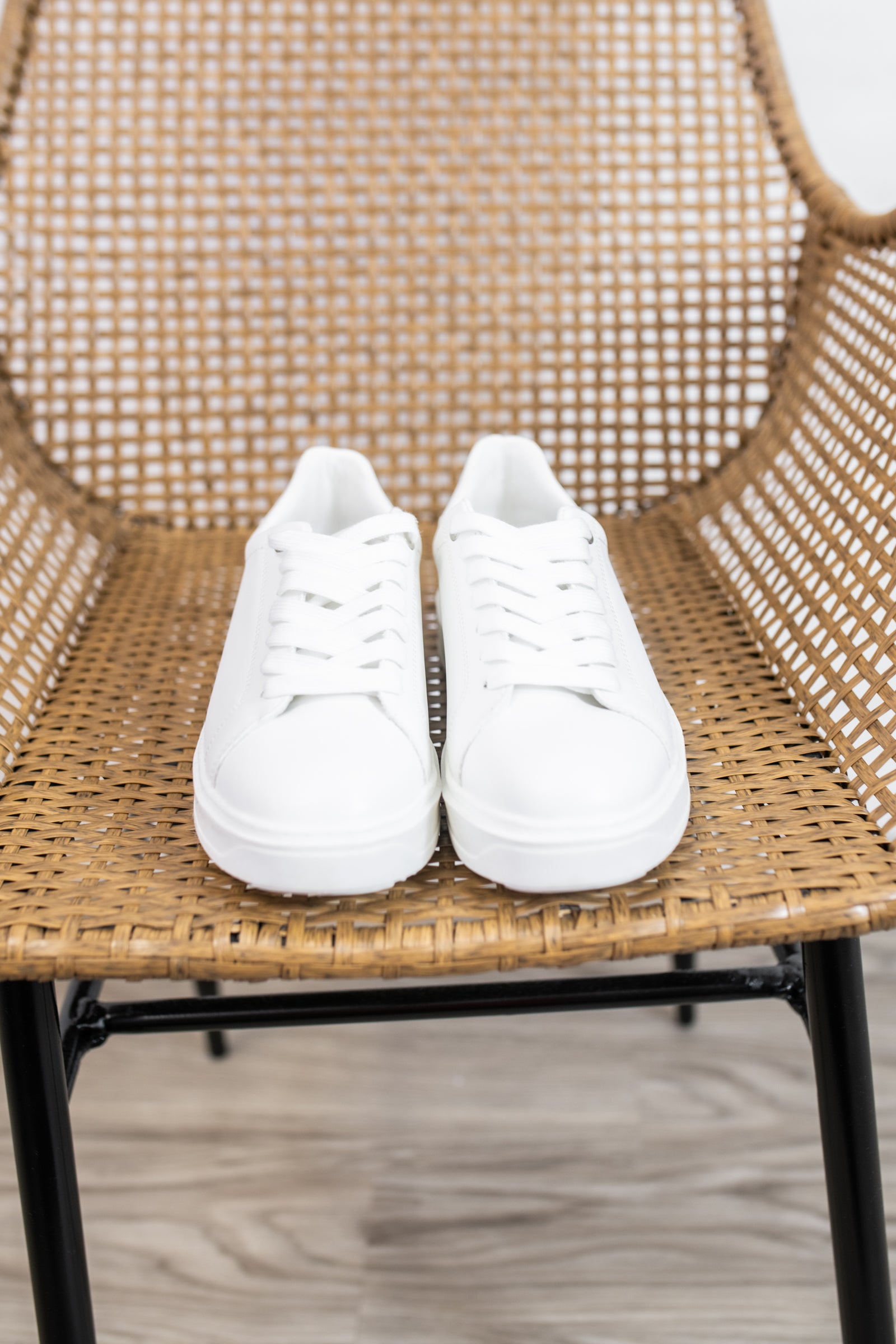 Soda Retain Sneaker-White